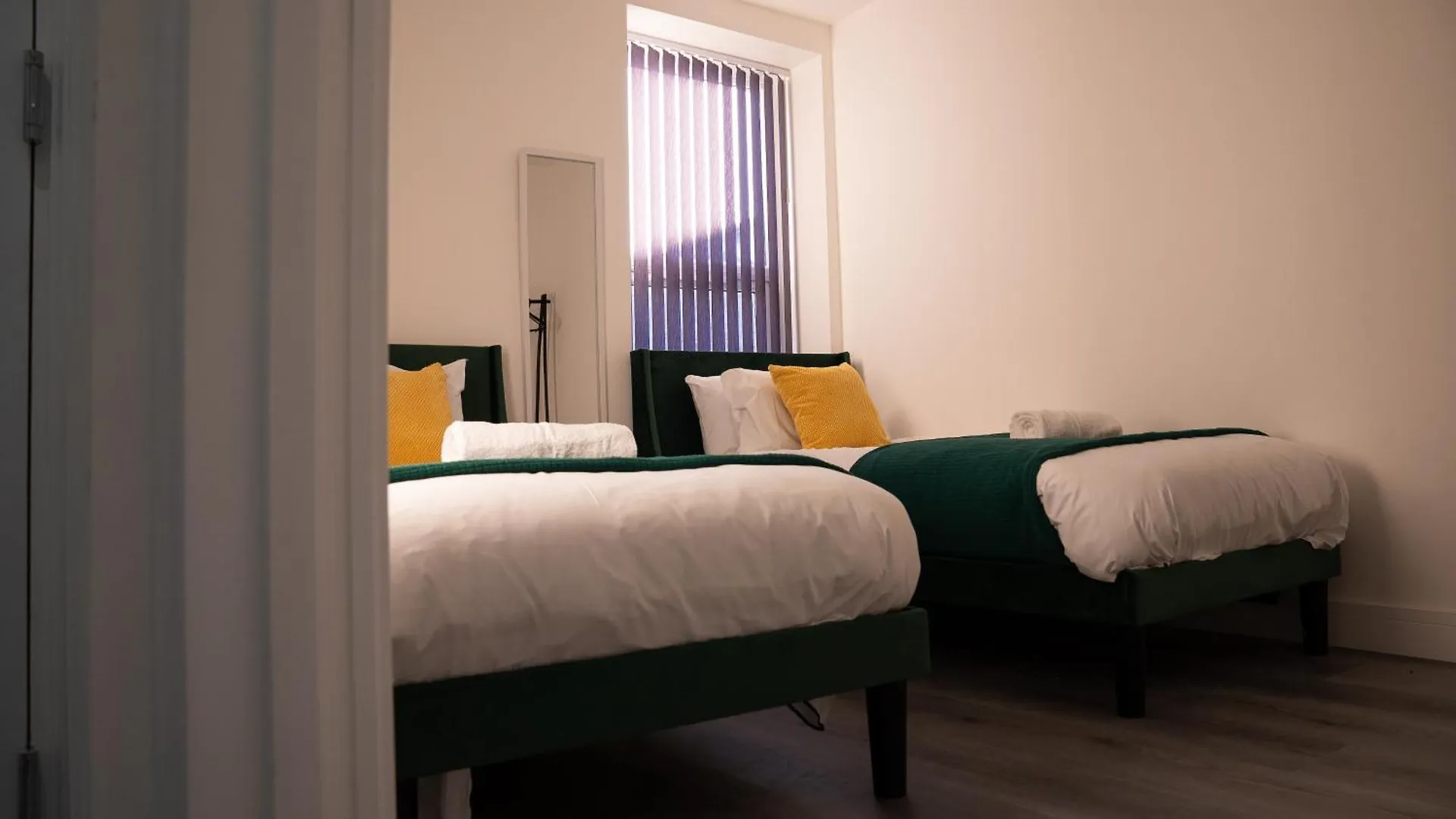 Luxury Two Bedroom Flat - Cardiff City Centre 0*,  United Kingdom