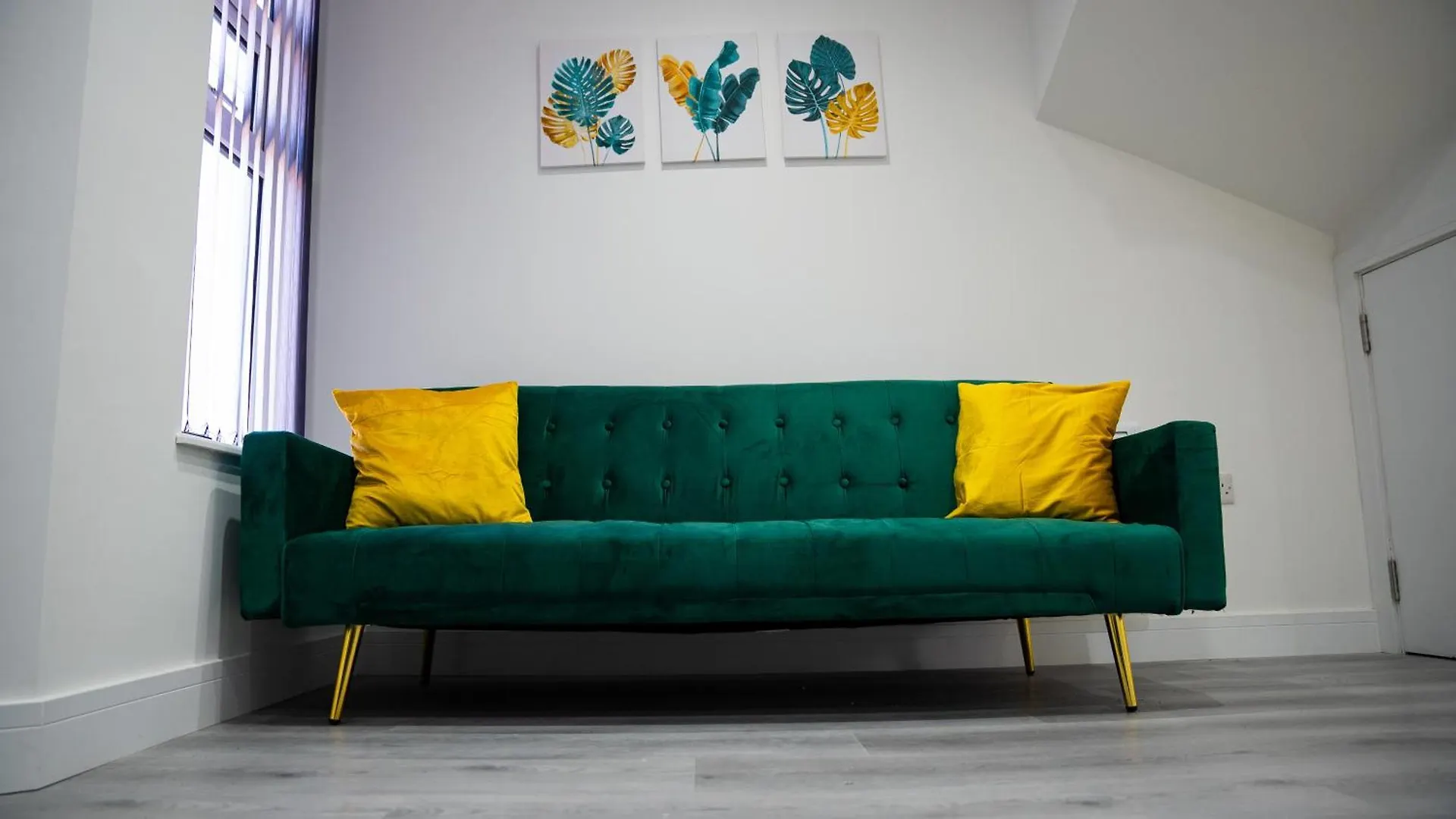 Luxury Two Bedroom Flat - Cardiff City Centre Apartment
