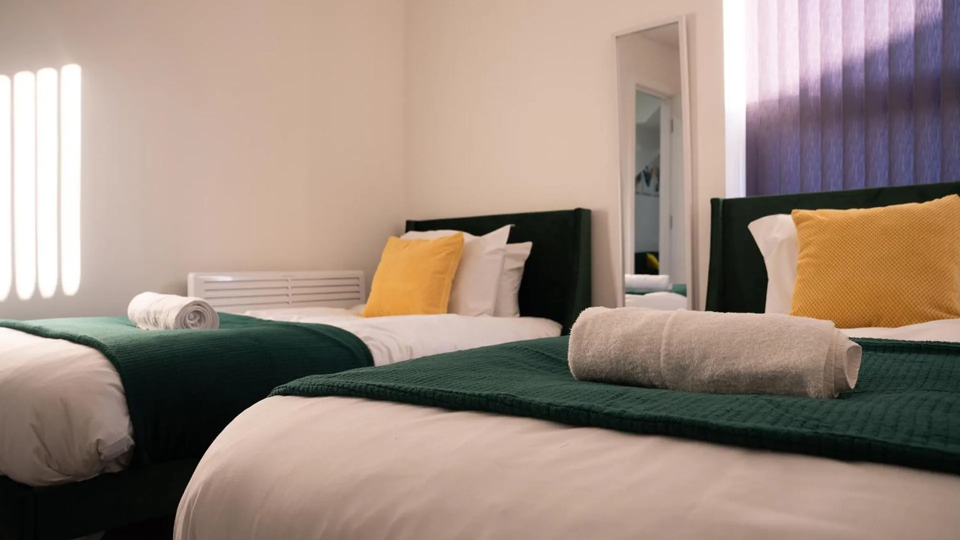 Luxury Two Bedroom Flat - Cardiff City Centre